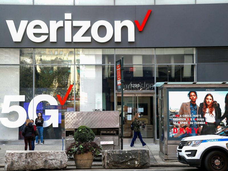Verizon logo and store seen in Midtown Manhattan.