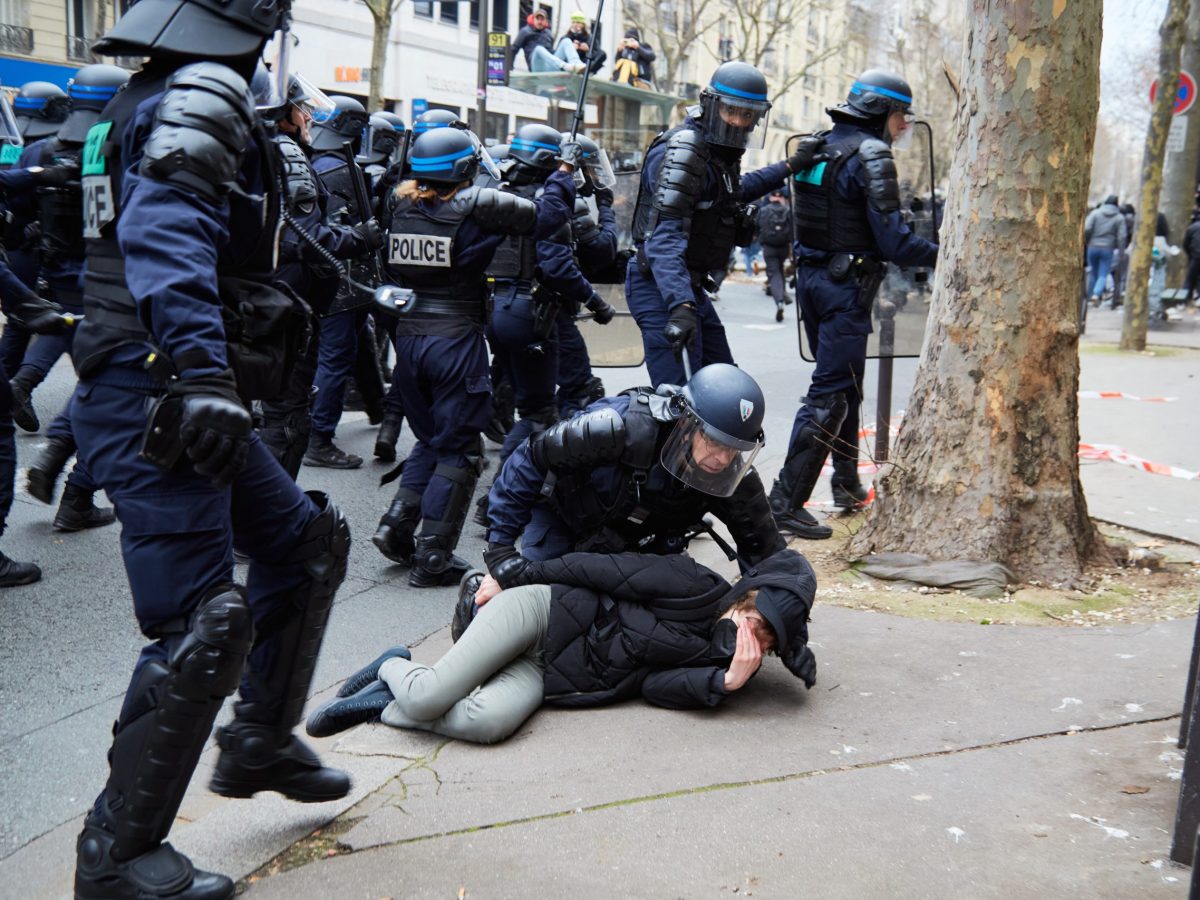 French national strikes against pension reforms continue despite police repression
