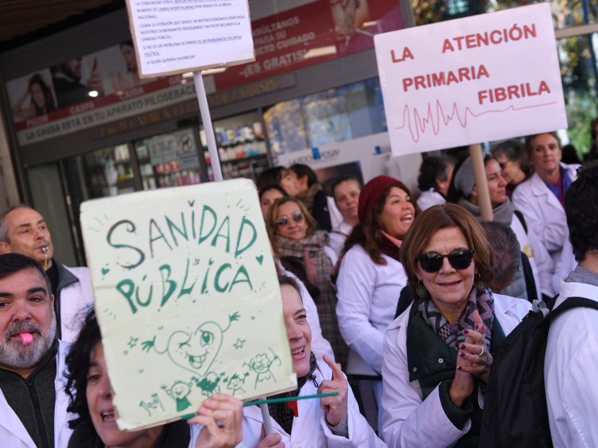 Striking Spanish doctors suspect a plot to privatize healthcare