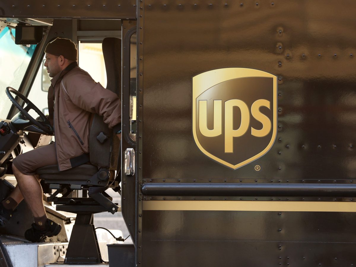 Contract negotiations between UPS and Teamsters off to a bitter start