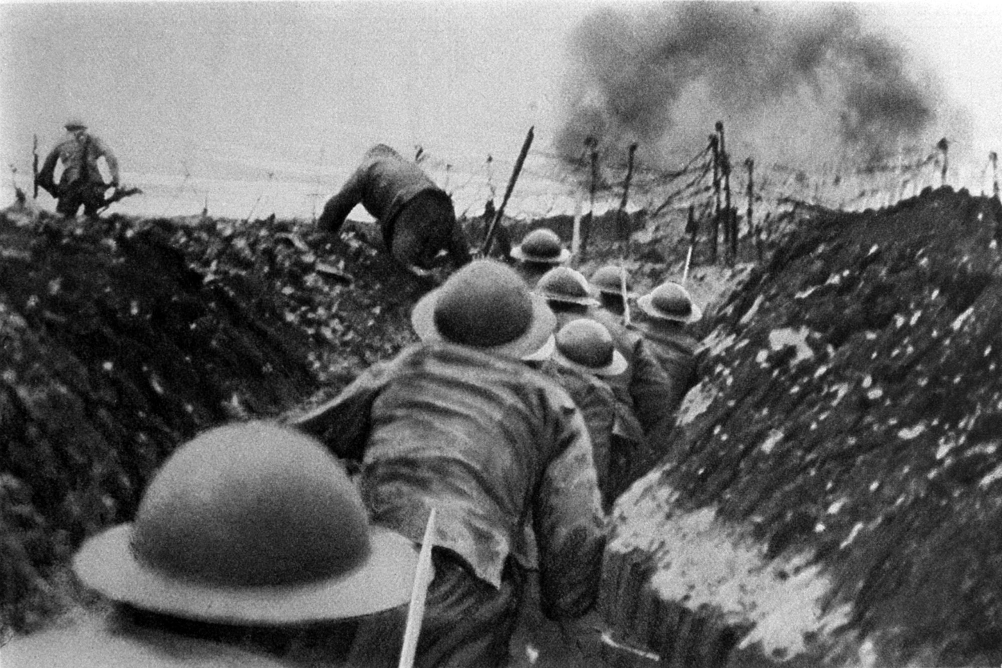 First World War: Soldiers of the English infantry in France, running out of their trenches at the signal to assault. Somme, France, 1916.