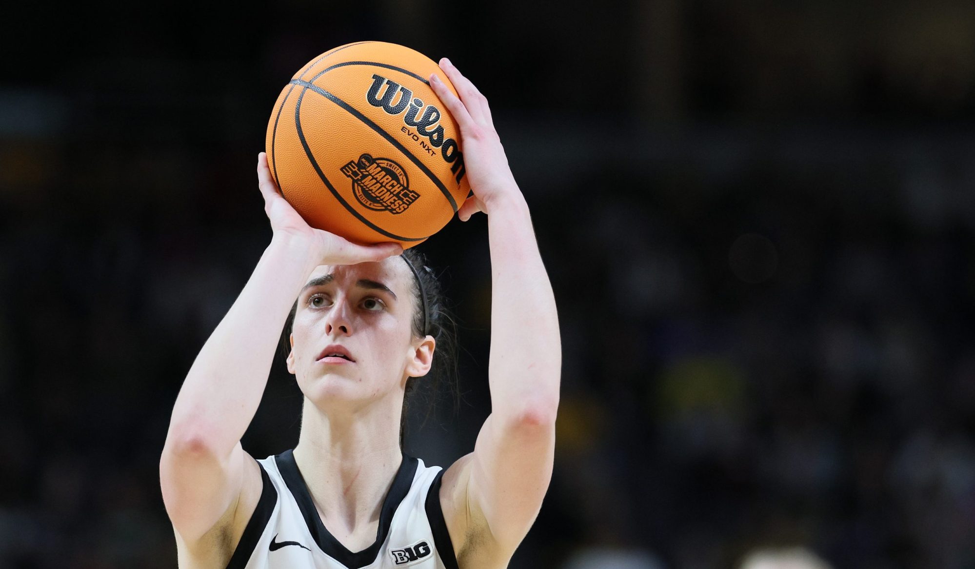 Caitlin Clark #22 of the Iowa Hawkeyes shoots the ball in the game against the LSU Tigers during the finals of the NCAA Women's Basketball Tournament - Albany Regional at MVP Arena on April 01, 2024 in Albany, New York. Photo by Andy Lyons/Getty Images