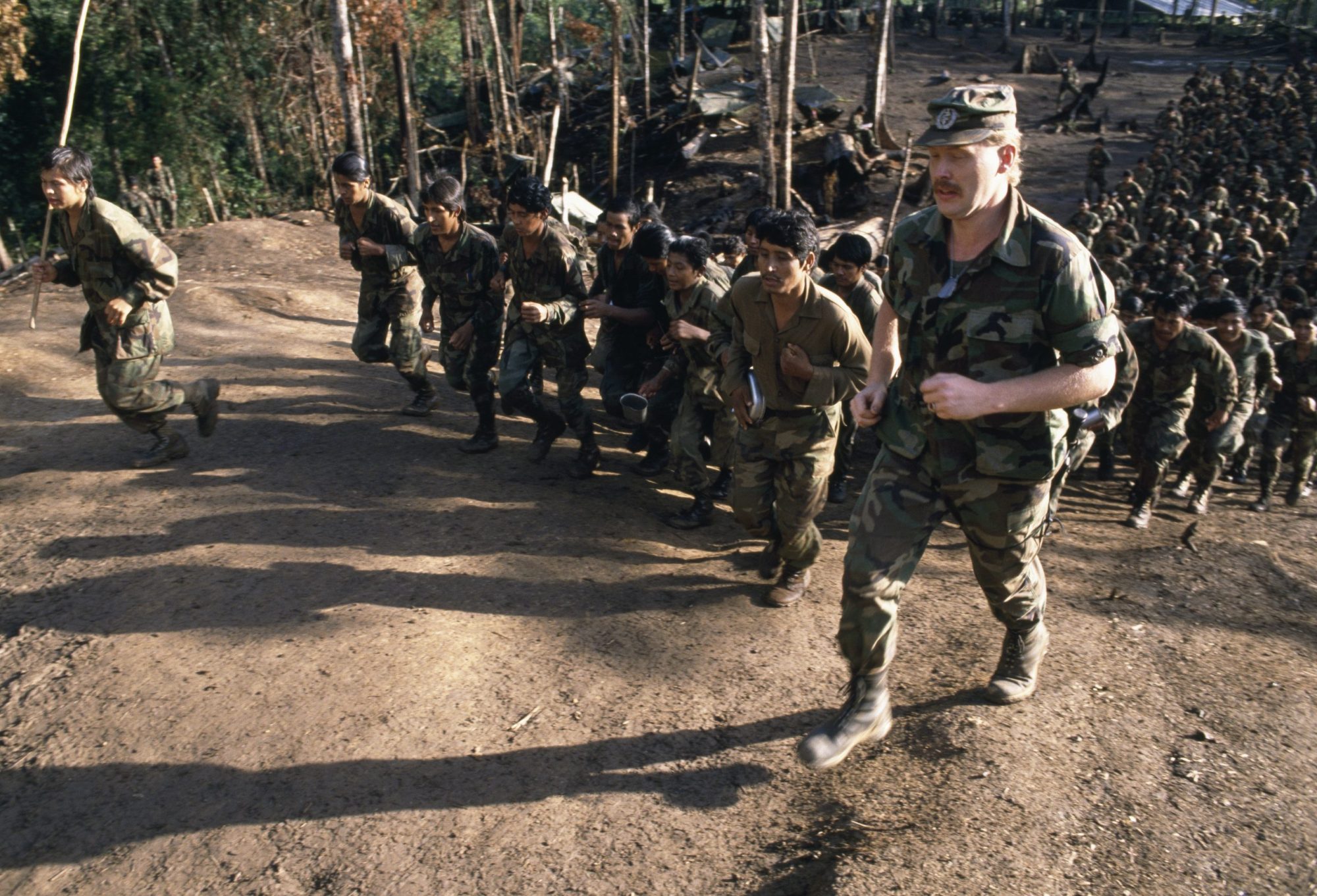 Contras fighters train with instructors of the American army. Photo by Jason Bleibtreu/Sygma/Sygma via Getty Images