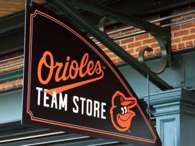 Orioles team store workers picket for better contract