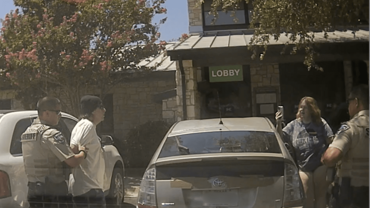 Texas Sheriffs relentlessly ticket DoorDasher, leaving him thousands in debt, barely able to work